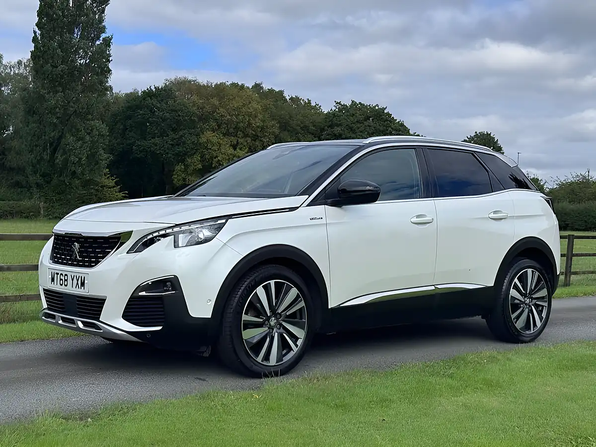 Used 2018 Peugeot 3008 GT Line White - Interior and Exterior details 8