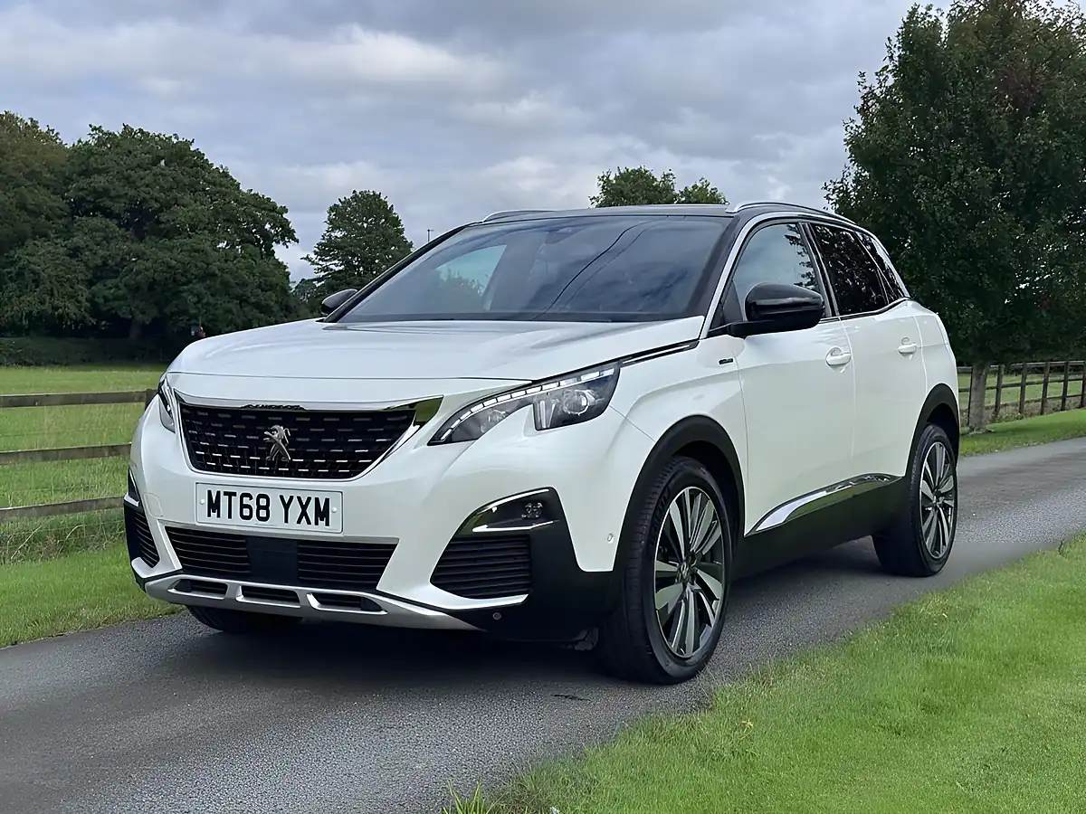 Used 2018 Peugeot 3008 GT Line White - Interior and Exterior details 9