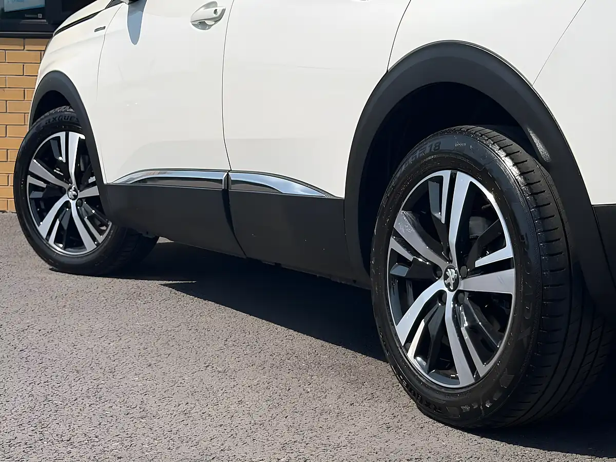 Used 2018 Peugeot 3008 GT Line White - Interior and Exterior details 11