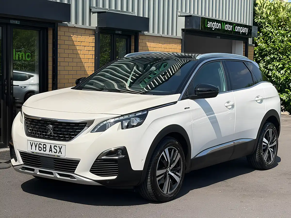 Used 2018 Peugeot 3008 GT Line White - Interior and Exterior details 12