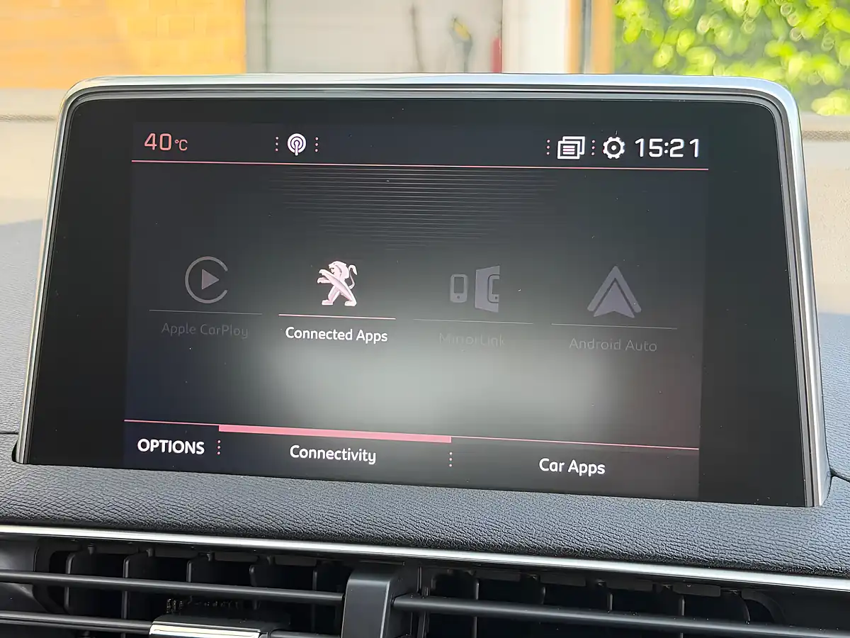 Used 2018 Peugeot 3008 GT Line White - Interior and Exterior details 18