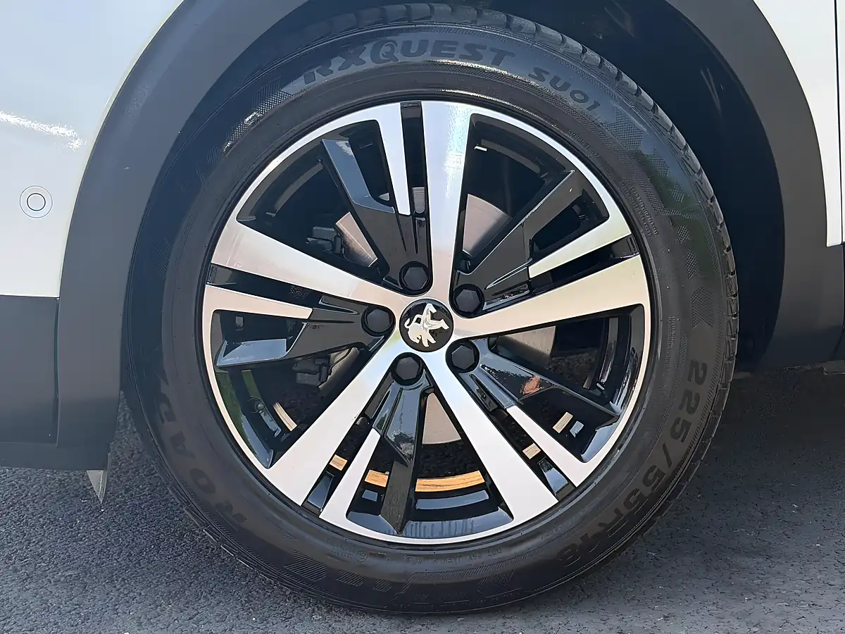 Used 2018 Peugeot 3008 GT Line White - Interior and Exterior details 5