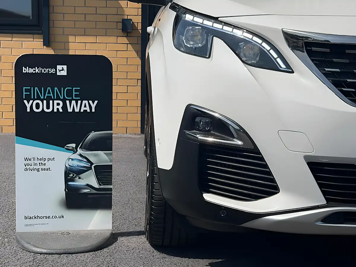 Used 2018 Peugeot 3008 GT Line White - Interior and Exterior details 7