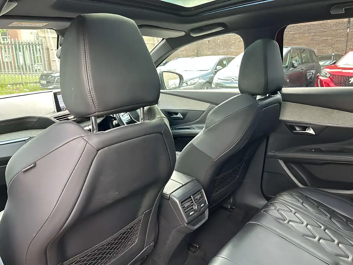 Used 2018 Peugeot 3008 GT Red - Interior and Exterior details 15
