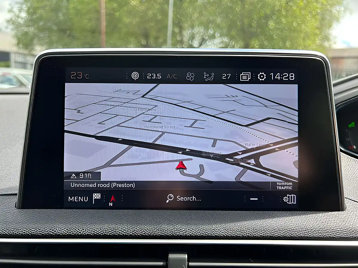 Used 2018 Peugeot 3008 GT Red - Interior and Exterior details 8