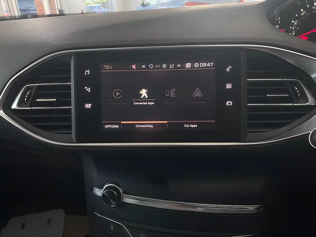 Used 2018 Peugeot 308 Allure Blue - Interior and Exterior details 12