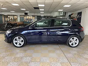 Used 2018 Peugeot 308 Allure Blue - Interior and Exterior details 3
