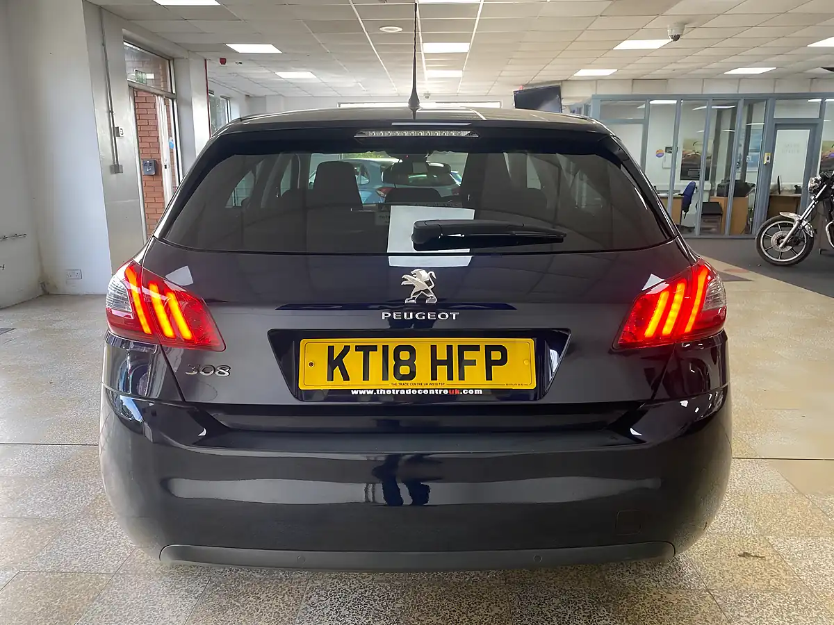 Used 2018 Peugeot 308 Allure Blue - Interior and Exterior details 6