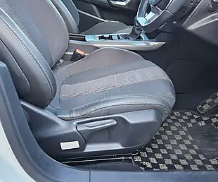 Used 2018 Peugeot 308 Allure Candy White - Interior and Exterior details 15