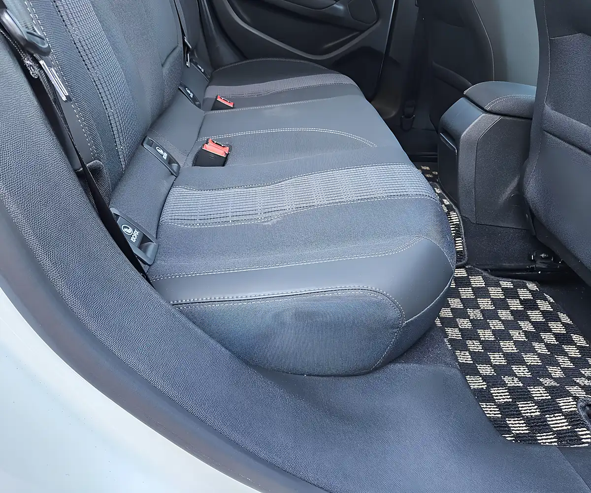 Used 2018 Peugeot 308 Allure Candy White - Interior and Exterior details 16