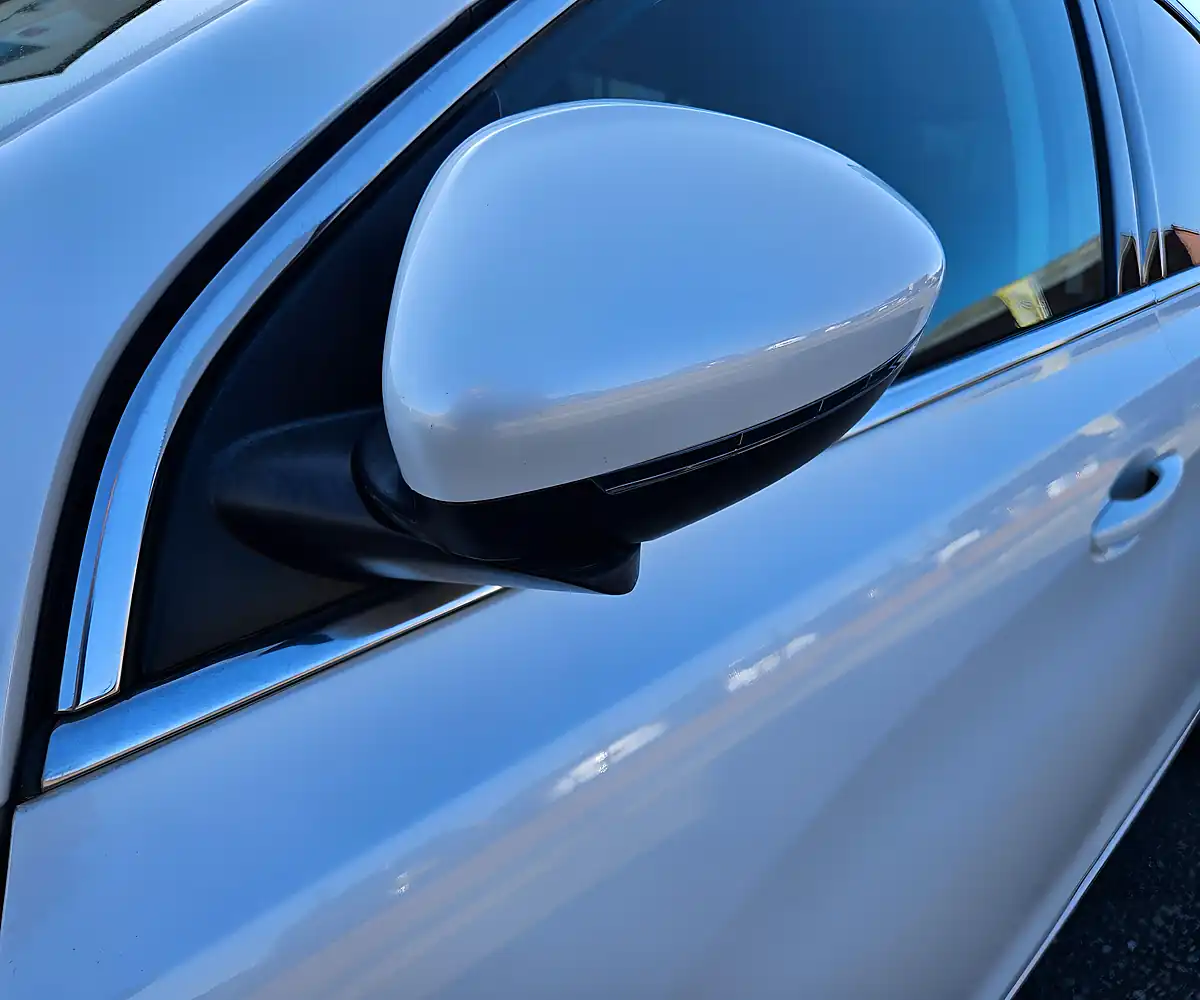 Used 2018 Peugeot 308 Allure Candy White - Interior and Exterior details 17
