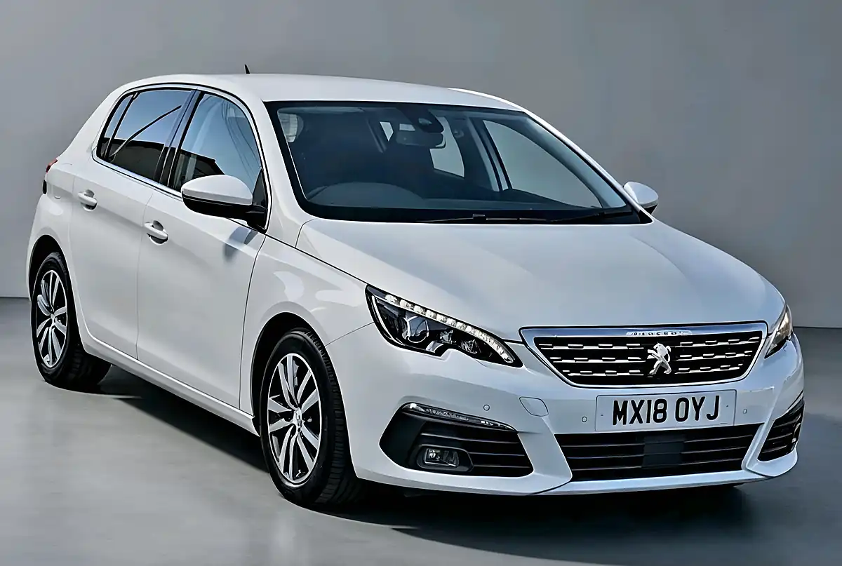 Used 2018 Peugeot 308 Allure Candy White - Interior and Exterior details 3