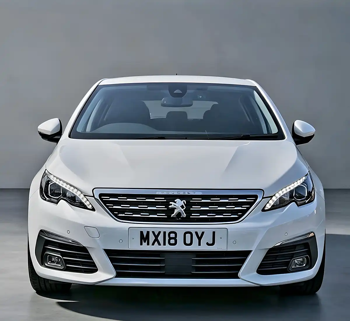 Used 2018 Peugeot 308 Allure Candy White - Interior and Exterior details 4