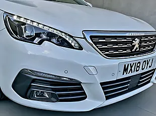 Used 2018 Peugeot 308 Allure Candy White - Interior and Exterior details 9