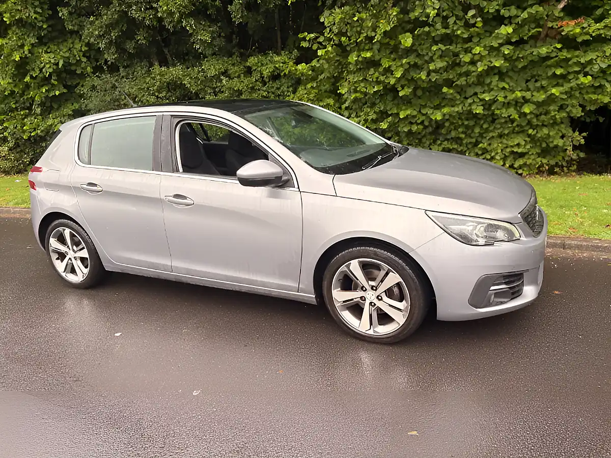 Used 2018 Peugeot 308 Allure Grey - Front View