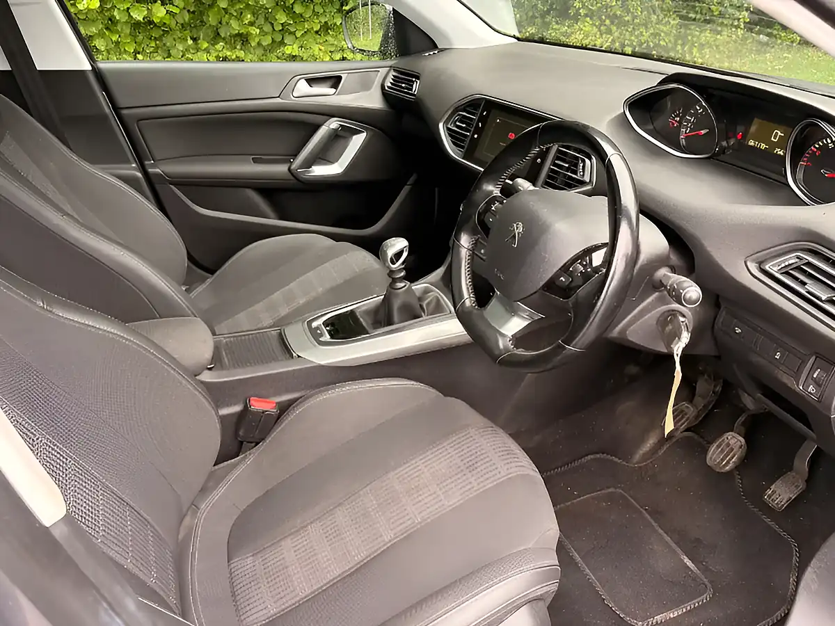 Used 2018 Peugeot 308 Allure Grey - Interior and Exterior details 11