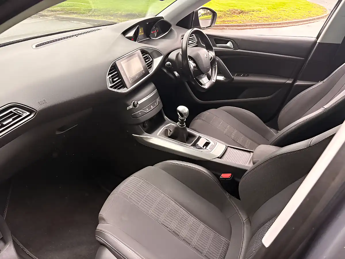 Used 2018 Peugeot 308 Allure Grey - Interior and Exterior details 13