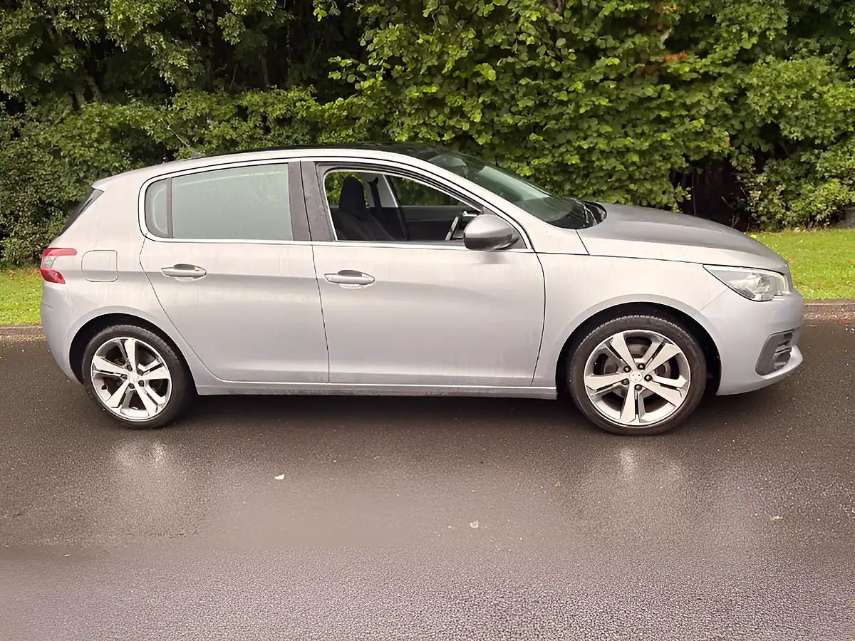 Used 2018 Peugeot 308 Allure Grey - Interior and Exterior details 2