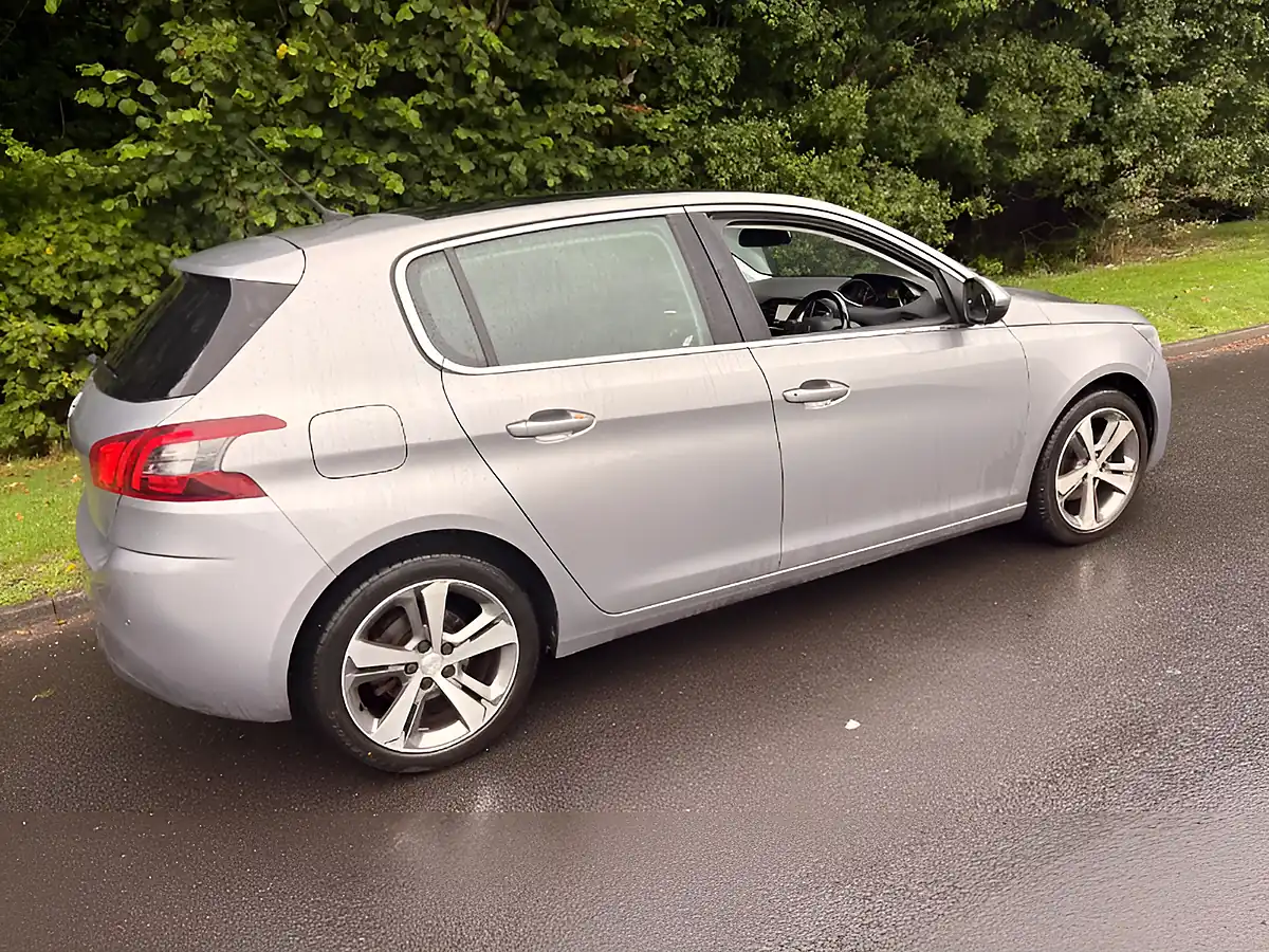 Used 2018 Peugeot 308 Allure Grey - Interior and Exterior details 3