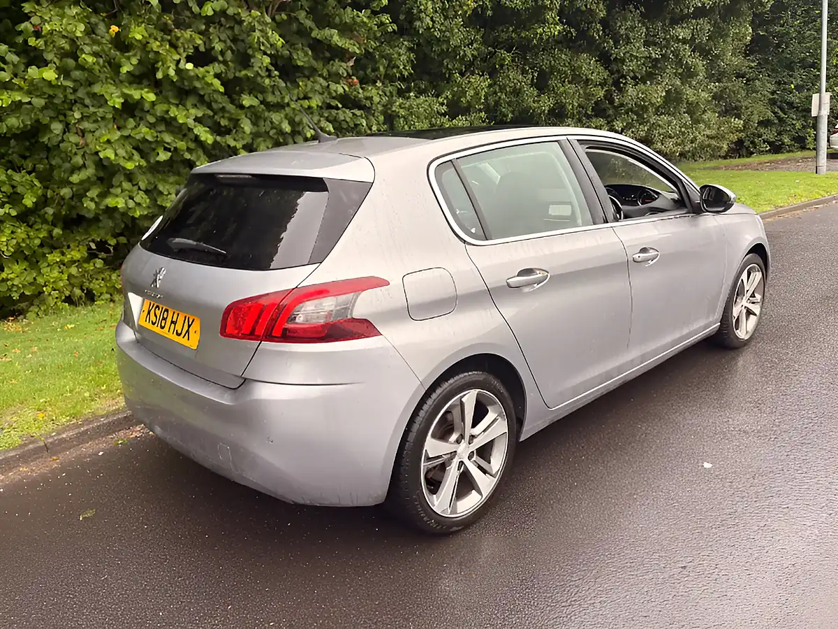 Used 2018 Peugeot 308 Allure Grey - Interior and Exterior details 4