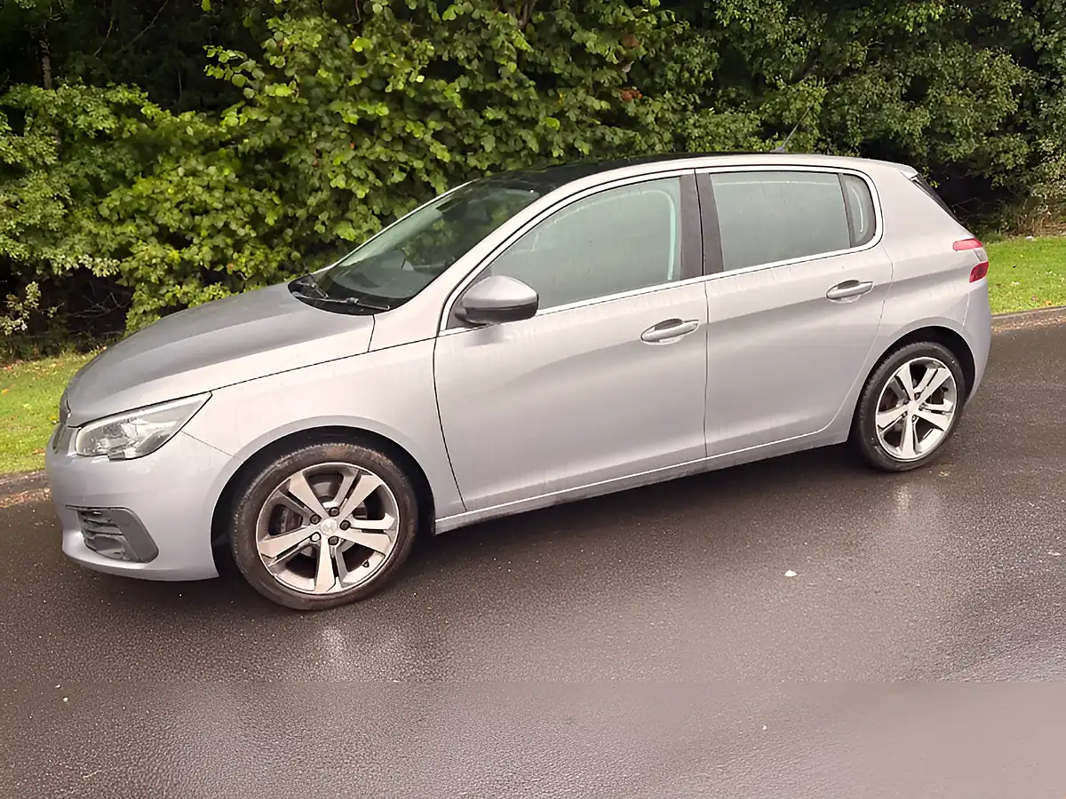 Used 2018 Peugeot 308 Allure Grey - Interior and Exterior details 7