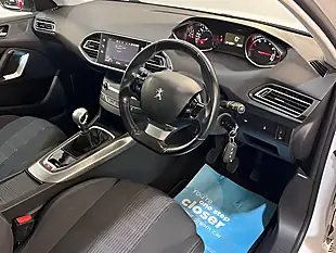 Used 2018 Peugeot 308 Allure White - Interior and Exterior details 12