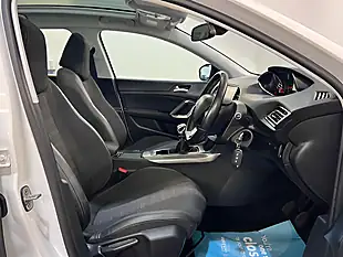 Used 2018 Peugeot 308 Allure White - Interior and Exterior details 13