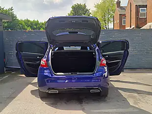 Used 2018 Peugeot 308 GT Line Blue - Interior and Exterior details 12