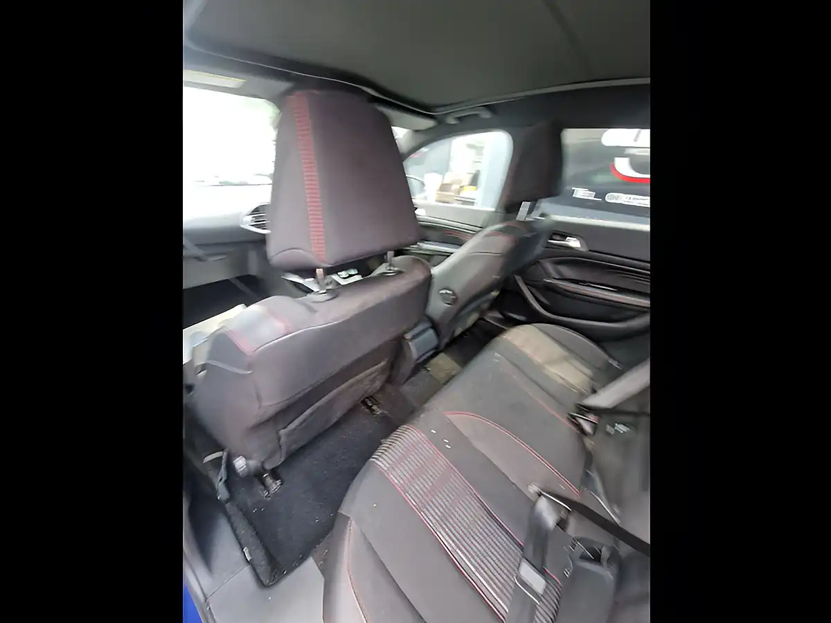 Used 2018 Peugeot 308 GT Line Blue - Interior and Exterior details 17