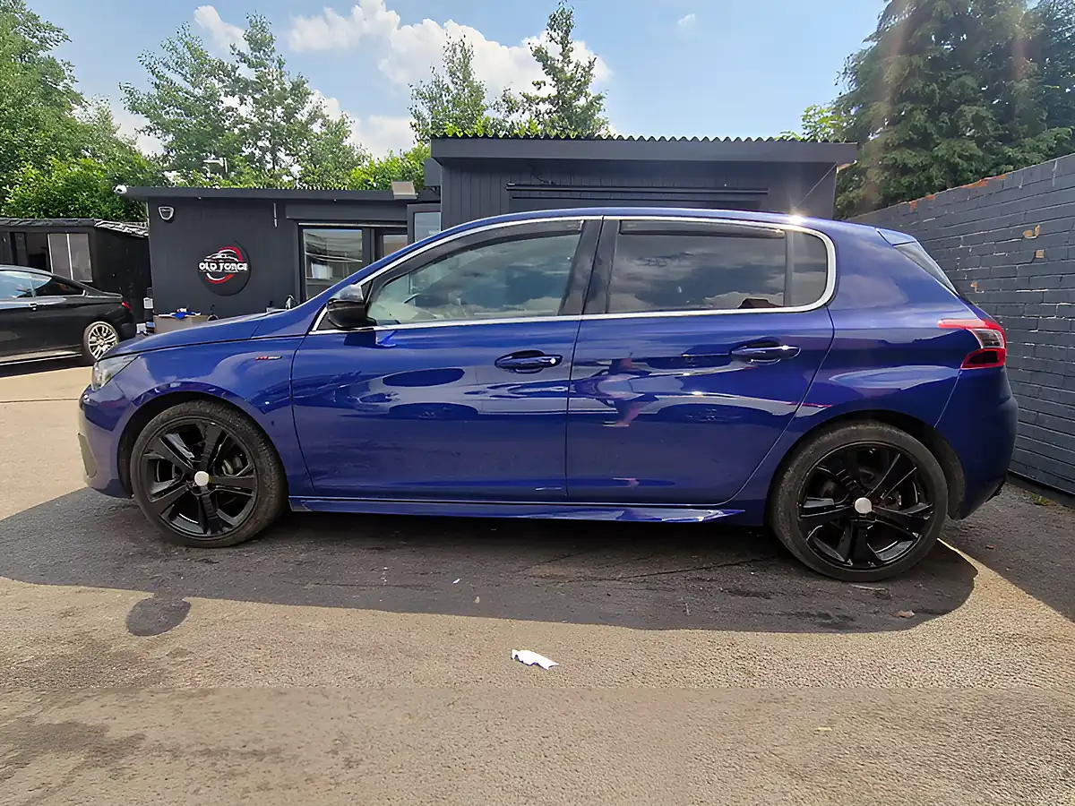 Used 2018 Peugeot 308 GT Line Blue - Interior and Exterior details 6