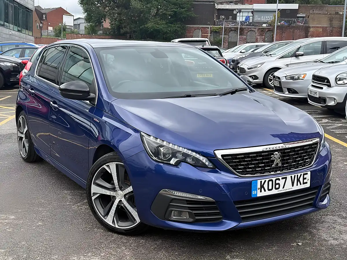 Used 2018 Peugeot 308 GT Line Blue - Front View