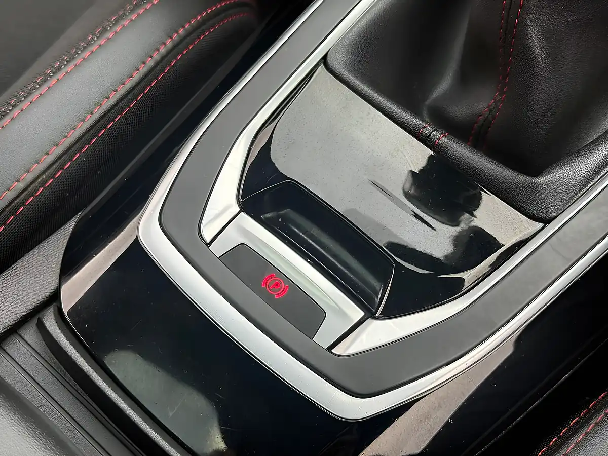 Used 2018 Peugeot 308 GT Line Blue - Interior and Exterior details 20
