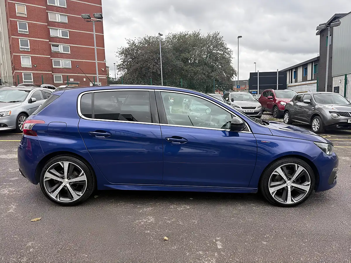 Used 2018 Peugeot 308 GT Line Blue - Interior and Exterior details 9