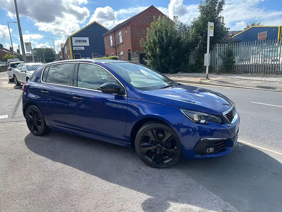 Used 2018 Peugeot 308 GT Line Blue - Interior and Exterior details 10