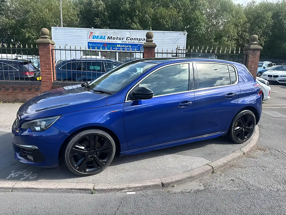 Used 2018 Peugeot 308 GT Line Blue - Interior and Exterior details 11