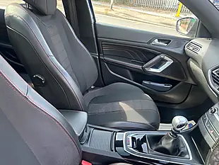 Used 2018 Peugeot 308 GT Line Blue - Interior and Exterior details 14