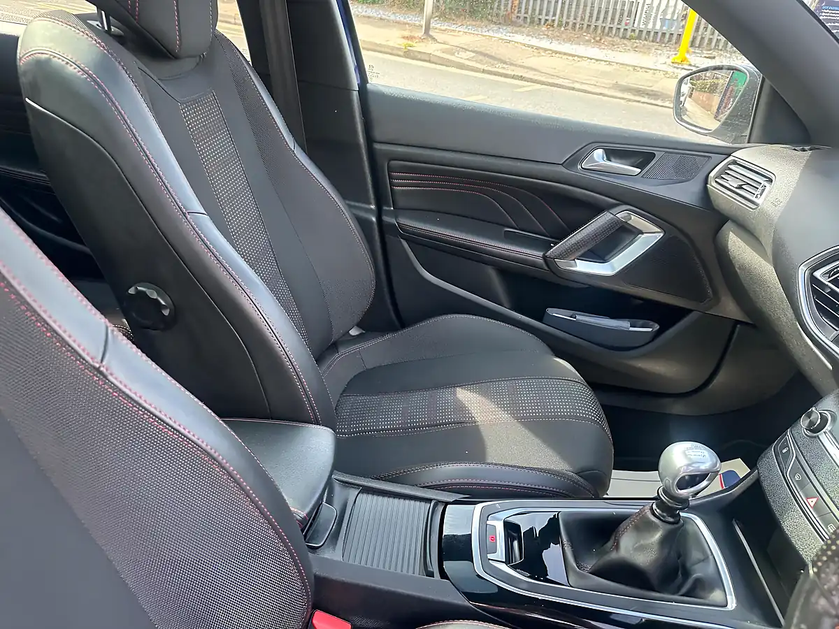 Used 2018 Peugeot 308 GT Line Blue - Interior and Exterior details 14