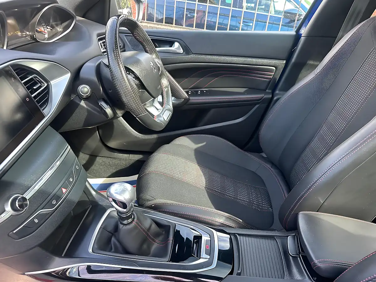 Used 2018 Peugeot 308 GT Line Blue - Interior and Exterior details 16