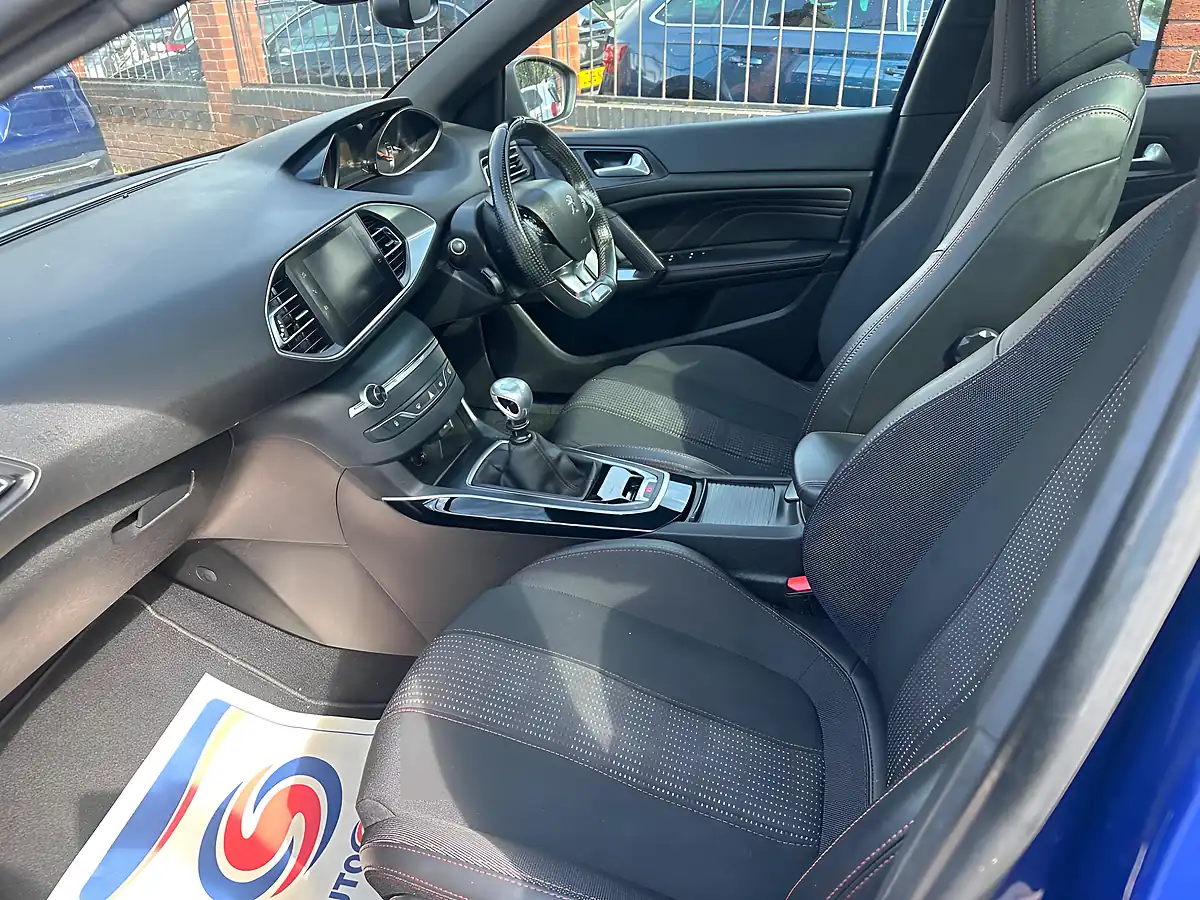 Used 2018 Peugeot 308 GT Line Blue - Interior and Exterior details 19