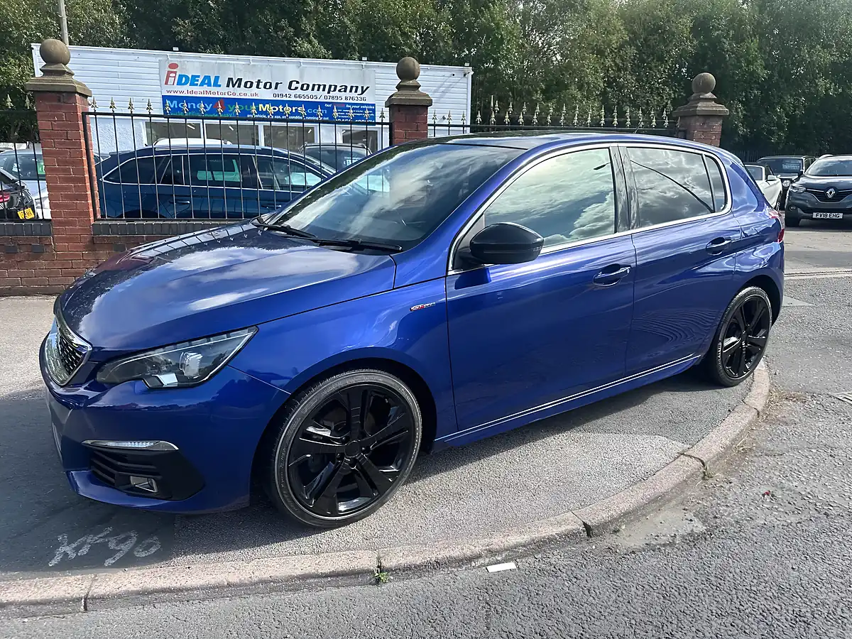 Used 2018 Peugeot 308 GT Line Blue - Interior and Exterior details 7