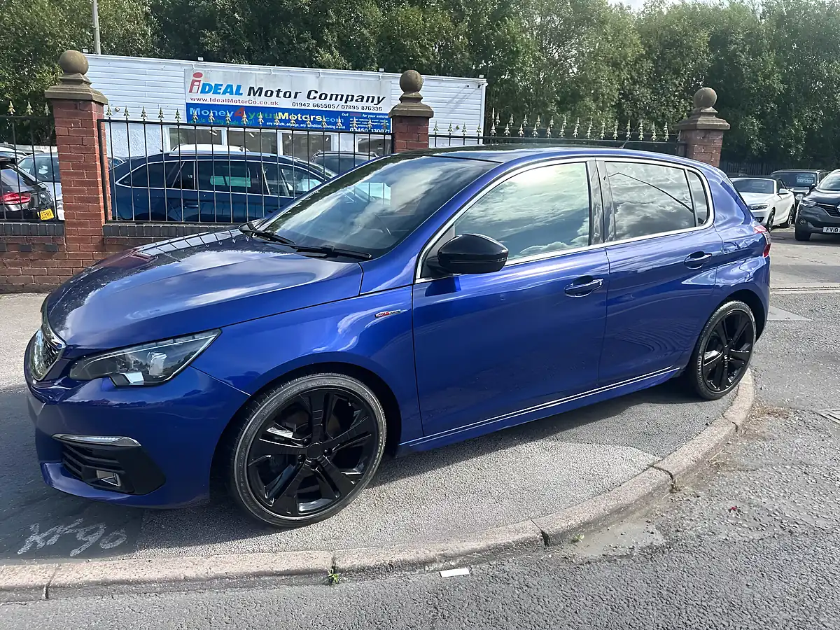 Used 2018 Peugeot 308 GT Line Blue - Interior and Exterior details 8
