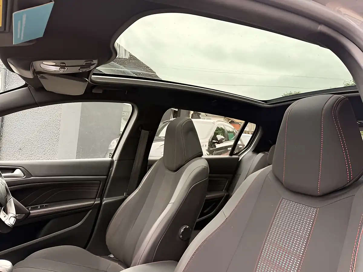 Used 2018 Peugeot 308 GT Line Grey - Interior and Exterior details 12