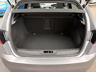 Used 2018 Peugeot 308 GT Line Grey - Interior and Exterior details 14