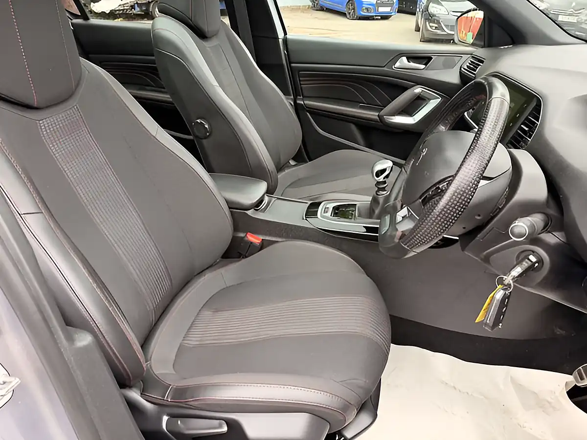 Used 2018 Peugeot 308 GT Line Grey - Interior and Exterior details 16
