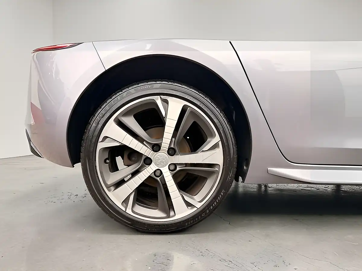 Used 2018 Peugeot 308 GT Line Grey - Interior and Exterior details 6