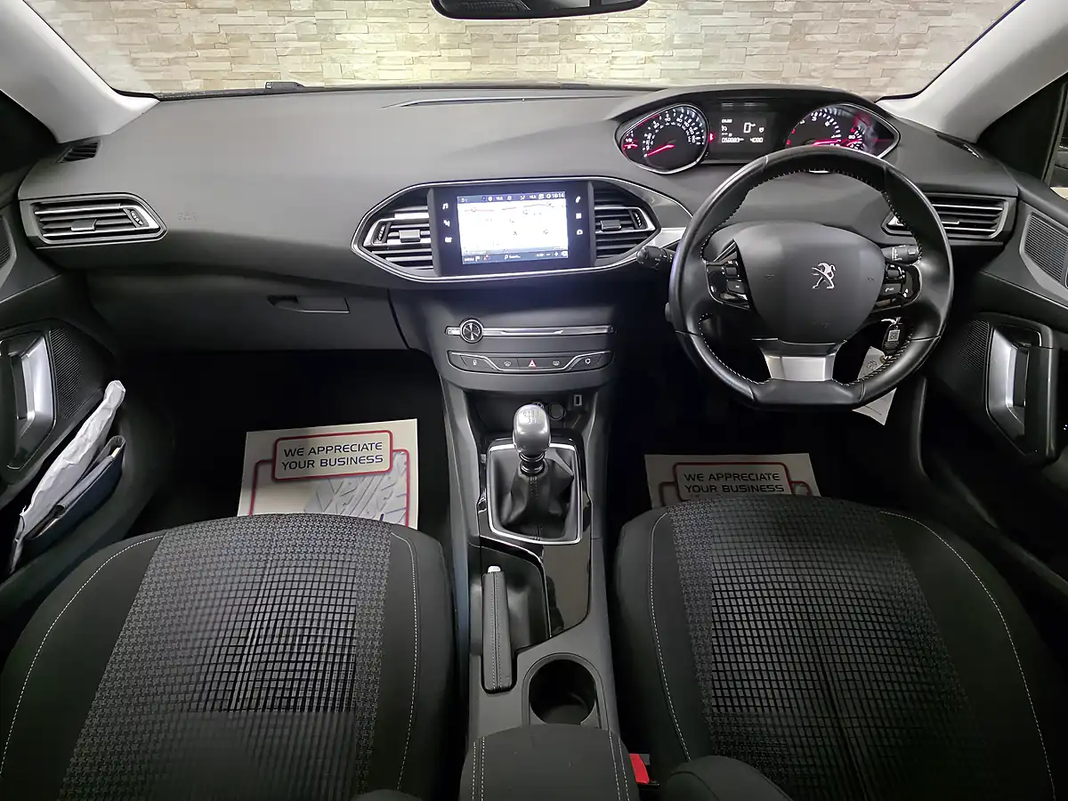 Used 2018 Peugeot 308 Sw Active Blue - Interior and Exterior details 11