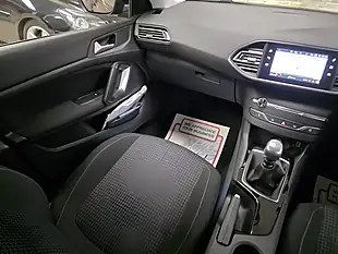 Used 2018 Peugeot 308 Sw Active Blue - Interior and Exterior details 12