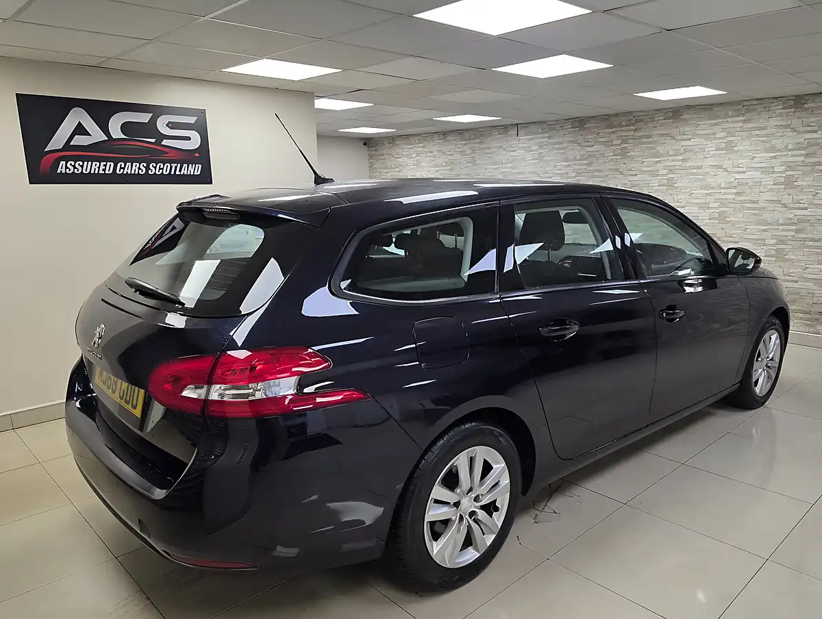 Used 2018 Peugeot 308 Sw Active Blue - Interior and Exterior details 4