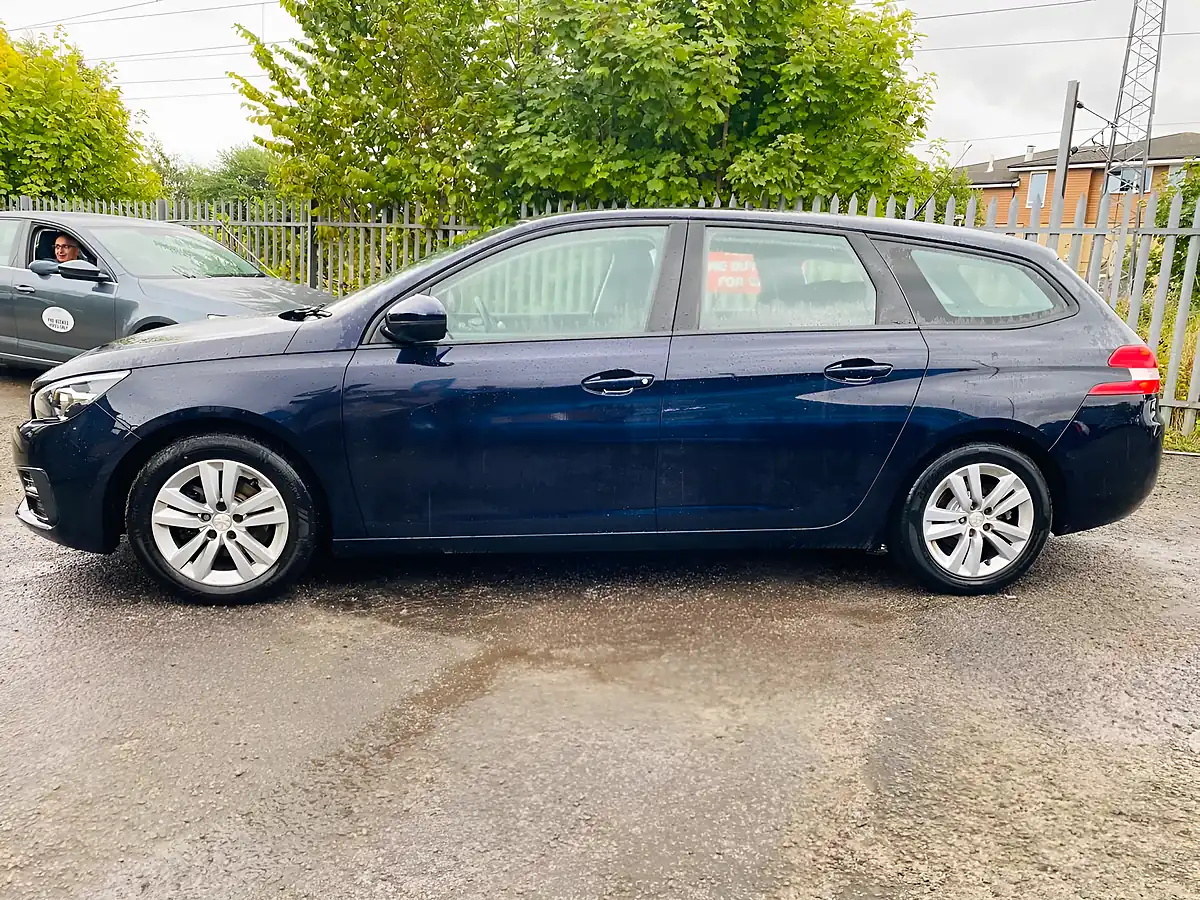 Used 2018 Peugeot 308 Sw Active Blue - Interior and Exterior details 10