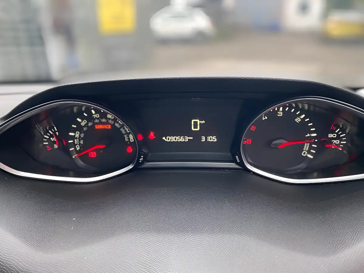 Used 2018 Peugeot 308 Sw Active Blue - Interior and Exterior details 12